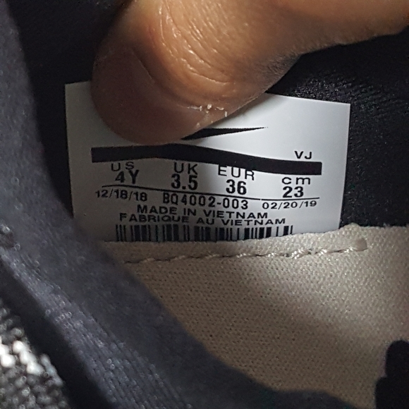 Nike Presto React Black and Red Size 4 Youth - Picture 7 of 7